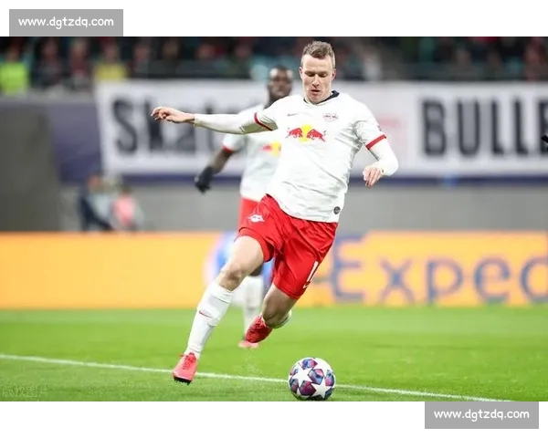 高清足球赛事直播APP下载指南畅享全球赛场精彩即时比分数据分析权威解说 - 副本 (4) - 副本